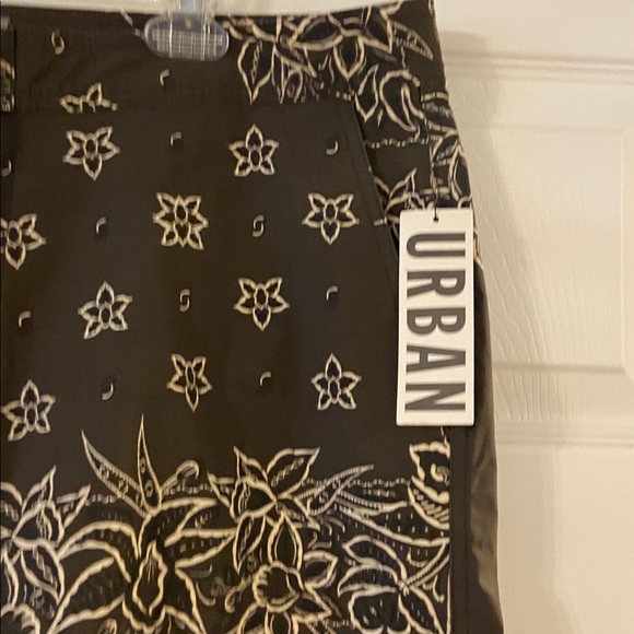 Urban Outfitters Brown Floral Men's Athletic Shorts Swim Trunks size XL new - Picture 2 of 8